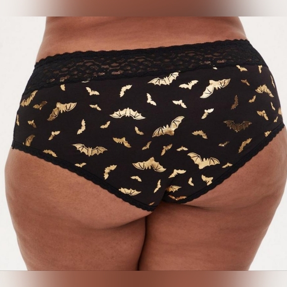 Torrid Mid Rise Cheeky Panties in Gold Foil Bats, BNWT, Size 3X - Picture 2 of 7